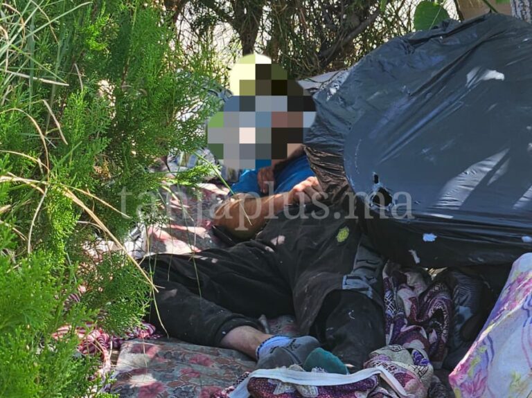 خربة مهجورة تتحول إلى وكر للهيروين والمتشردين ببني مكادة!