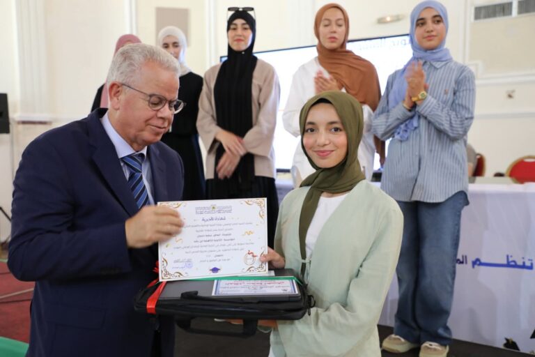 المديرية الإقليمية تُكرم المتفوقين بالفحص أنجرة