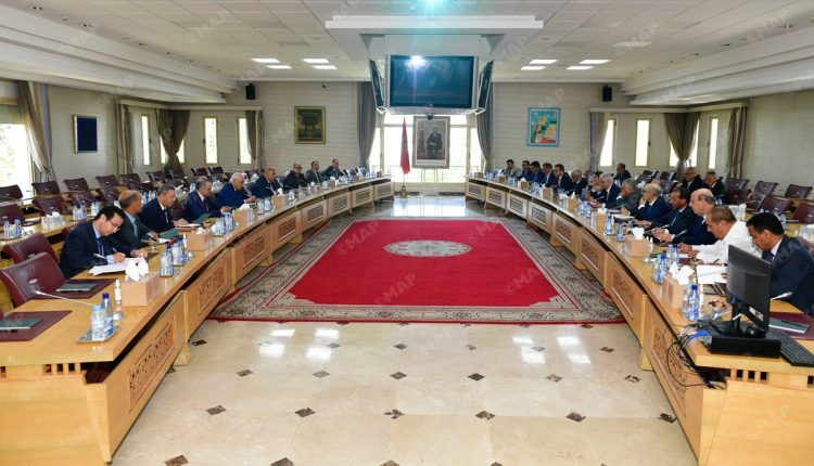 وزير الداخلية يفتح مشاورات مع زعماء الأحزاب حول انتخابات 2026 تنفيذا للتوجيهات الملكية