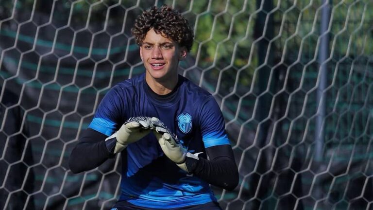 من طنجة إلى إشبيلية.. ريان أزواغ يواصل صناعة المجد الكروي