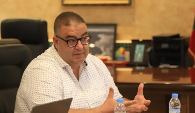 نائب عمدة طنجة: الملك يستفز الأحزاب ويدعو إلى اجتثاث الرداءة السياسية
