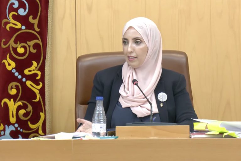 برلمان سبتة يسقط مبادرة السماح بإدخال مزيد من السلع عبر معبر تراخال