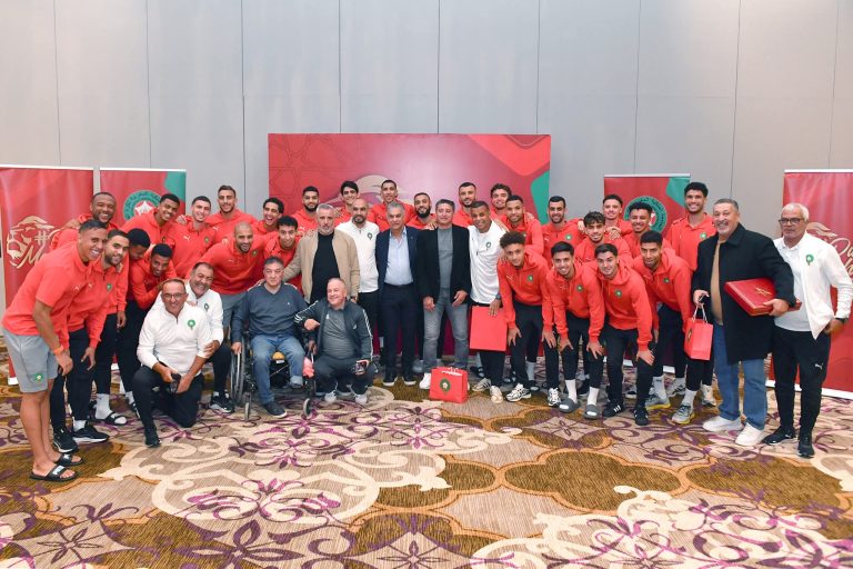 بطنجة.. الجامعة الملكية تكرم دوليين سابقين بالمنتخب الوطني