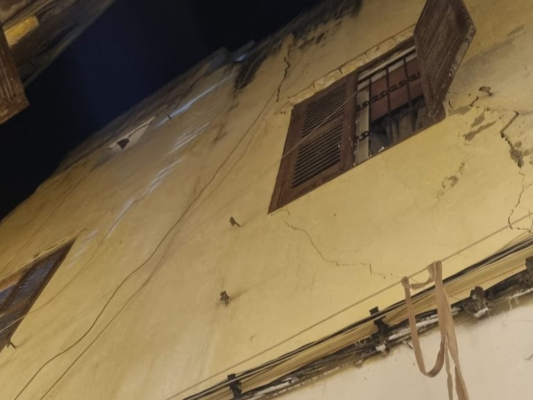 البنايات الآيلة للسقوط.. خطرٌ دائم رغم ملايين التأهيل