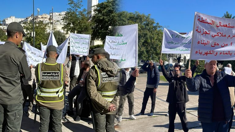 بعد سنوات من الحرمان من رخص البناء والربط بالخدمات.. ساكنة الريحان بكزناية تـصـ ـعد احـتـ ـجـاجها