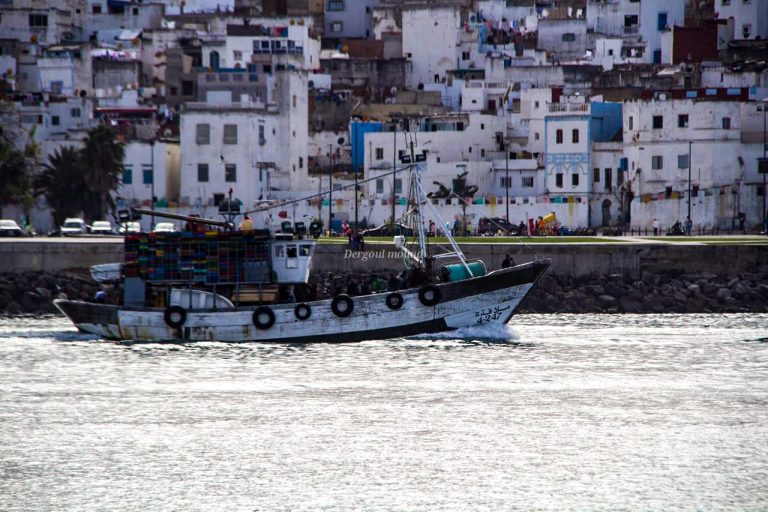 تعليق الملاحة البحرية بميناء العرائش بسبب سوء الأحوال الجوية