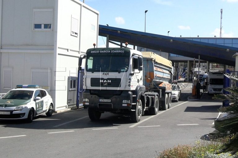 مدريد والرباط يفتتحان معابرهما الجمركية تقنيا.. والتبادل التجاري متوقف