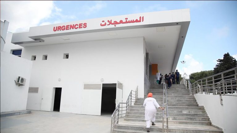 وعكة صحية مفاجئة تنقل رئيس جماعة اكزناية إلى مستعجلات مستشفى محمد الخامس بطنجة