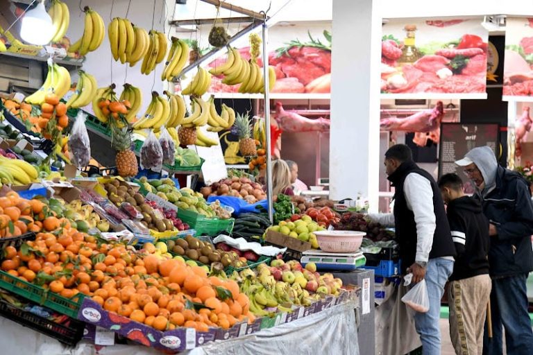 فوارق الأسعار بين الجملة والتقسيط تثير قلق حماة المستهلك