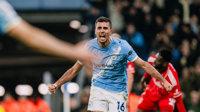 رودري يسجل وفورست لا يستسلم… تعادل درامي يهز سباق اللقب