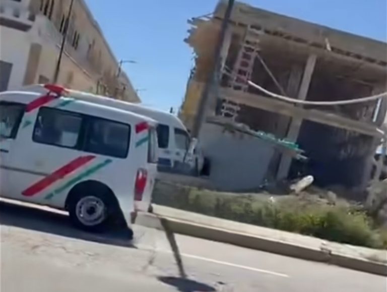 حادثة سير بطريق أحرارين تُرسل 16 شخصا إلى المستعجلات