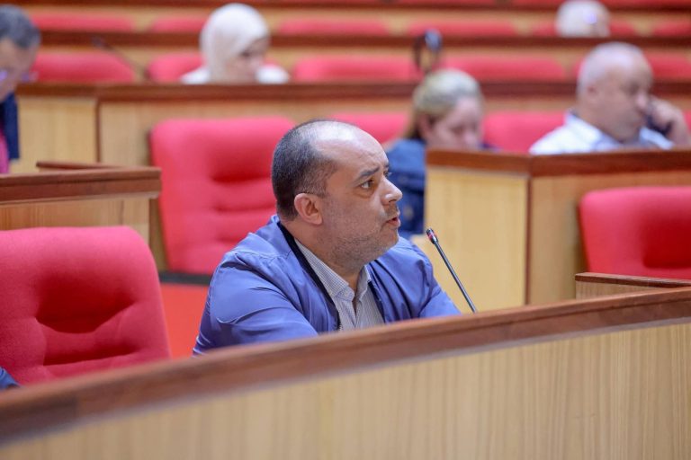 أكوح: الوكالة الحضرية تدبر طنجة من “المكاتب” وتجهل واقع الساكنة