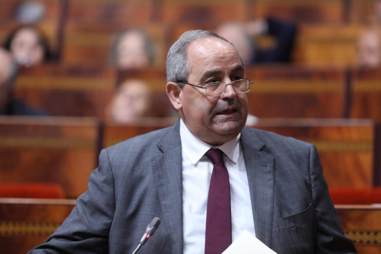 وزير التعليم العالي يدعو “المحسنين” إلى المساهمة في تمويل المنح الجامعية