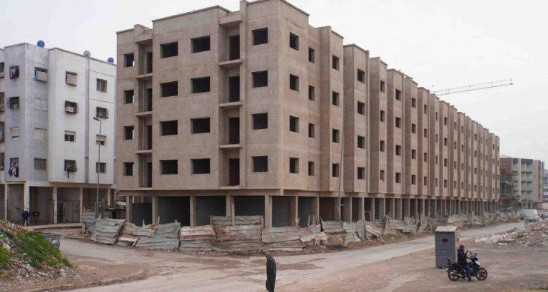 الحكومة ترفض فرض “ضمانات مالية” على منعشي العقار لإصلاح عيوب السكن