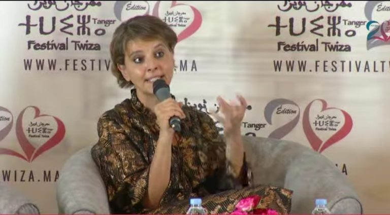 صناعة “الإدمان الرقمي”.. بلقاسم تفضح من طنجة استراتيجية شركات التكنولوجيا لتعميق التضليل