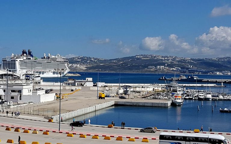 طنجة.. “برود” غير معتاد في توافد مغاربة العالم يربك الرواج الاقتصادي ومخاوف من استمرار الركود