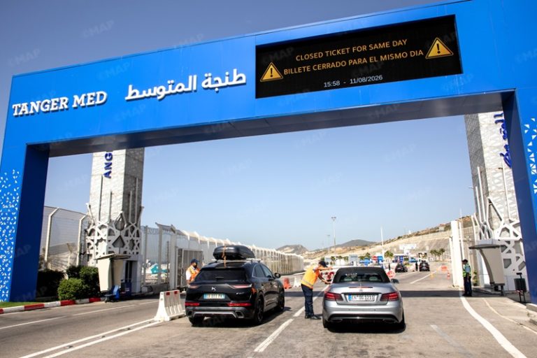 ميناء طنجة المتوسط يسجل انسيابية في مغادرة مغاربة العالم مع تصاعد وتيرة العودة