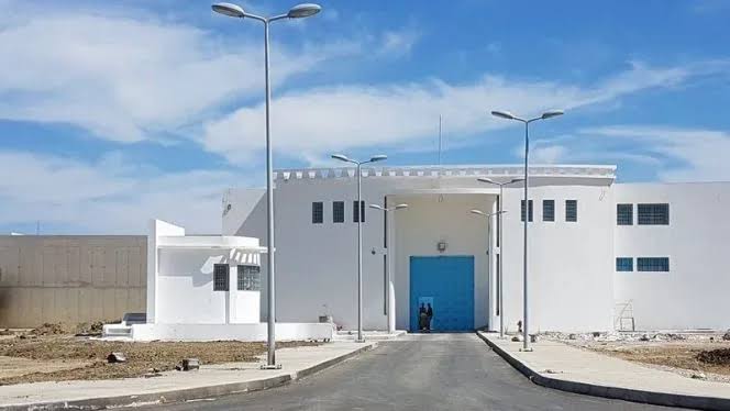صفقة بـ8 ملايين درهم لتحصين طريق سجن “طنجة 2” ضد الفيضانات