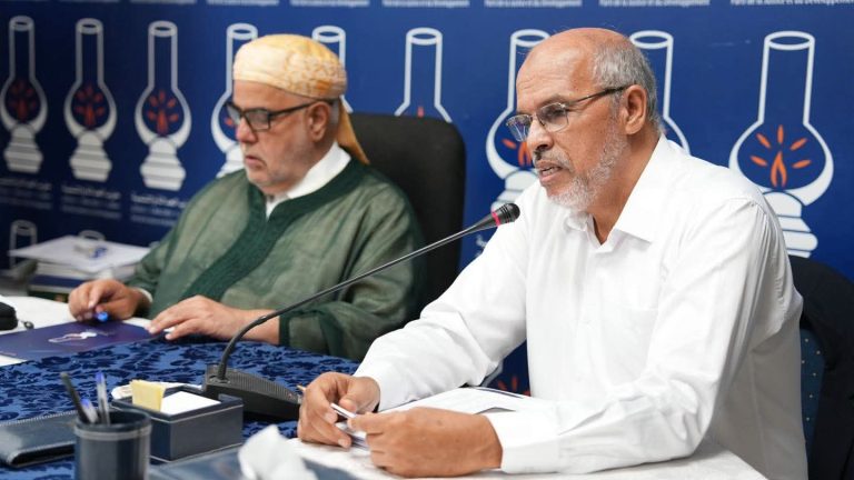 البيجيدي يختار المعارضة ويقاضي رؤساء مكاتب.. ويشتكي حرمانه من مقعد إضافي بطنجة