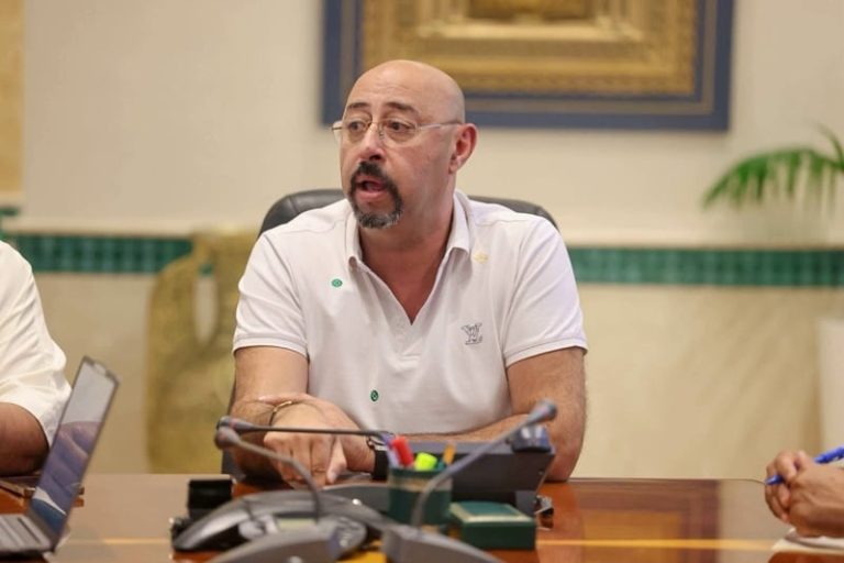 توقيف عمدة مدينة طنجة بمطار ابن بطوطة