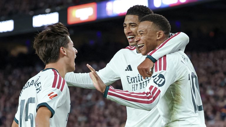 كلاسيكو التفاصيل.. مورينيو يتفوق تكتيكيا على برشلونة ومبابي يقود ريال مدريد إلى انتصار ثمين