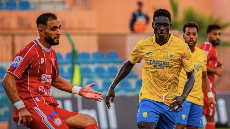 الكوكب المراكشي يهزم اتحاد طنجة بهدف في دقائق الأخيرة