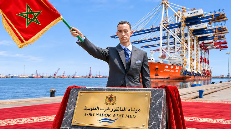 بتعليمات ملكية.. ولي العهد يشرف على إطلاق عمليات أول محطة للحاويات بميناء “الناظور غرب المتوسط”